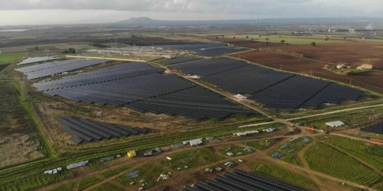 EDP bags €700 million for 1.9GW Europe renewables portfolio
