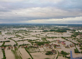 EU committed to helping flooded Serbia, Bosnia and Herzegovina – Euractiv