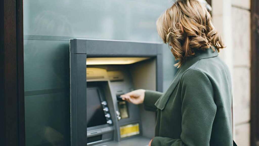 Euronet signs agreement to acquire ATM assets of Swedbank