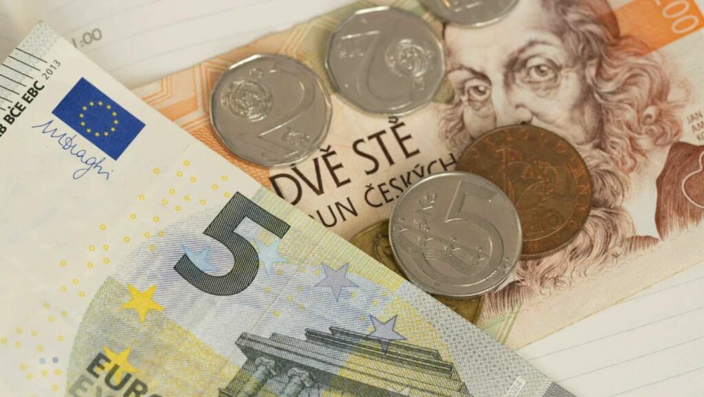 Financial Transactions Could Push Czechia Toward the Euro