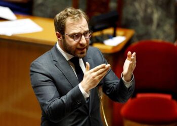 France at turning point ahead of no-confidence vote, minister says