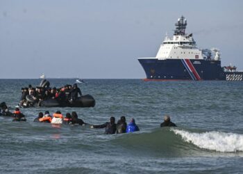 France wants more UK money to patrol their own beaches | Politics | News