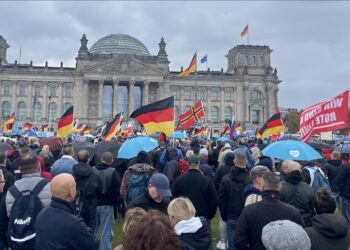 Germany’s refugee policy must change ‘fundamentally’ if EU is to survive, Polish MEP warns Germany’s refugee policy must change ‘fundamentally’ if EU is to survive, Polish MEP warns