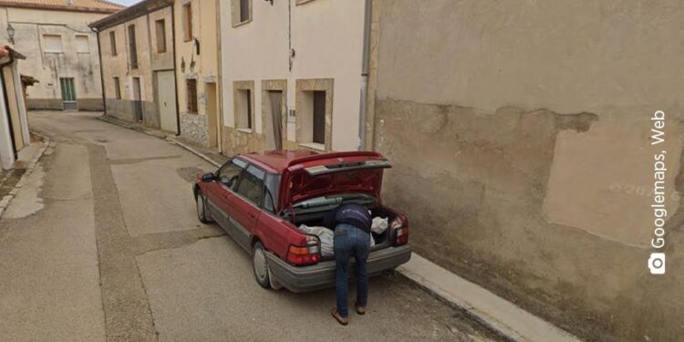 Google Street View catches man loading ‘dead body’ into car in Spain