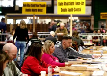 Ireland’s incumbent parties look likely to hang on to power after a fractured election