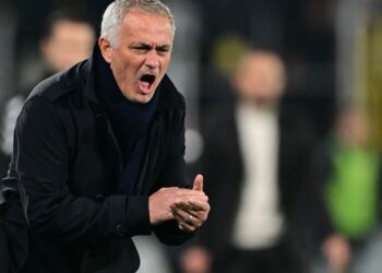Jose Mourinho demands ‘peace’ from Turkish media at Fenerbahce after latest win – ‘They still kill me!’
