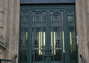 Luxembourg consumer confidence drops sharply