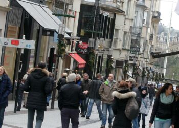 Luxembourg residents upbeat about economy, EU survey finds Luxembourg residents upbeat about economy, EU survey finds