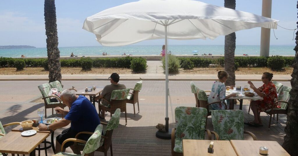 Majorca fury as EU tries to put ban on beach bars love by Brits | World | News