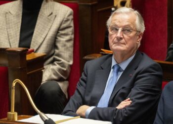 Markets Update: Iseq trades flat as euro faces headwinds amid French government collapse