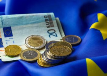 PM shelves plans for euro adoption—what now for Czechia?