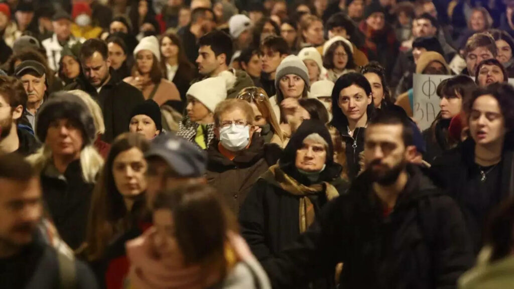 Photos: Thousands protest against air pollution in this European capital