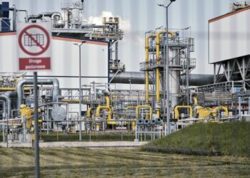 Poland Ready to Help Ukraine If Slovakia Cuts Off Power in Gas Spat