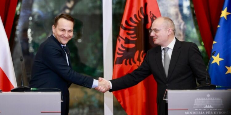 Poland and Albania strengthen ties: FM Sikorski talks EU integration and regional security