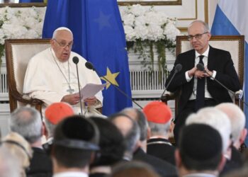 Pope Francis deplores ‘re-emergence’ of war kickstarting Luxembourg, Belgium visit Pope Francis deplores ‘re-emergence’ of war kickstarting Luxembourg, Belgium visit