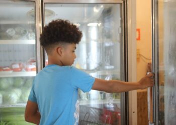 Residents of Caribbean Netherlands are happy but have money worries