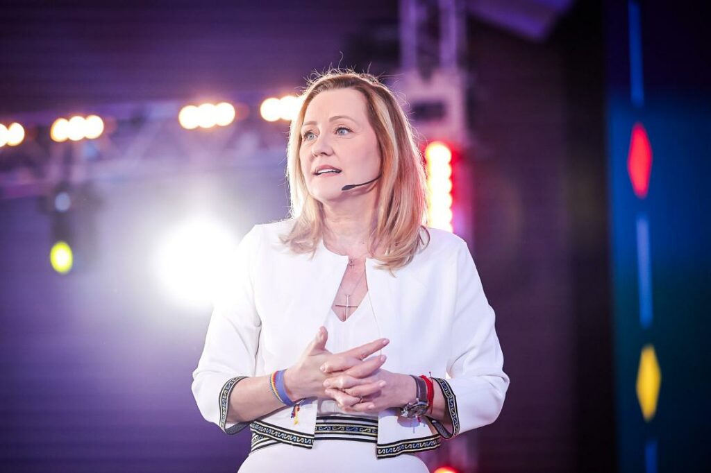 Romanian presidential candidate Elena Lasconi calls for broad democratic ruling coalition