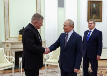 Russian president meets Slovak PM as Ukraine gas transit contract nears expiry