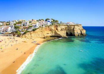 Savills buys four Portugal supermarkets