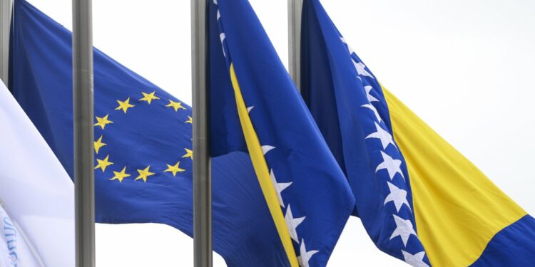 Serb legislators in Bosnia-Herzegovina halt EU membership efforts