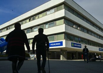 Slovakia passes law that could ban doctors from quitting, imprison violators Slovakia passes law that could ban doctors from quitting, imprison violators