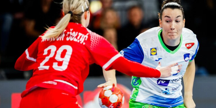 Slovenian win knocks co-hosts Austria out of EHF EURO