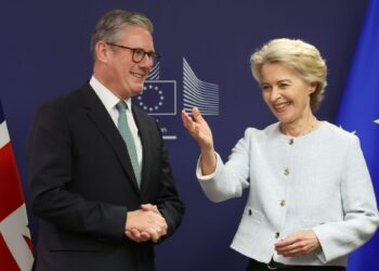 Starmer must agree youth mobility pact with EU, says business group Starmer must agree youth mobility pact with EU, says business group