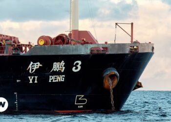 Swedish police board Chinese ship to observe cables probe – DW – 12/19/2024