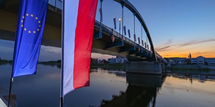 Tensions rise as Poland recalls ambassador to Hungary for asylum case