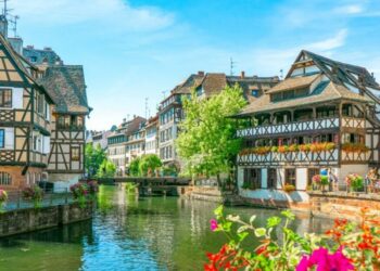 The beautiful city that Europe’s mammoth 764 mile river passes through | Travel News | Travel