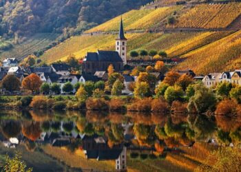 The pretty train journey that’s the ‘best’ in Europe this winter – easy to get to from UK | Travel News | Travel