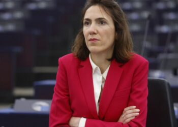 Threatened with expulsion, two Bulgarian MEPs leave Renew political group