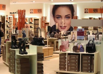 Turkish Travelers Lead Tax-Free Shopping Surge in Europe