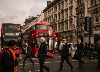 UK economy forecast to outpace Europe