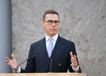 Ukraine peace talks now would be premature Ukraine peace talks now would be premature