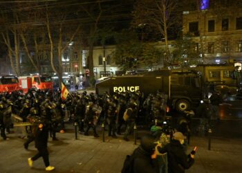 Unprecedented protests sweep Georgia after government scraps EU bid – POLITICO