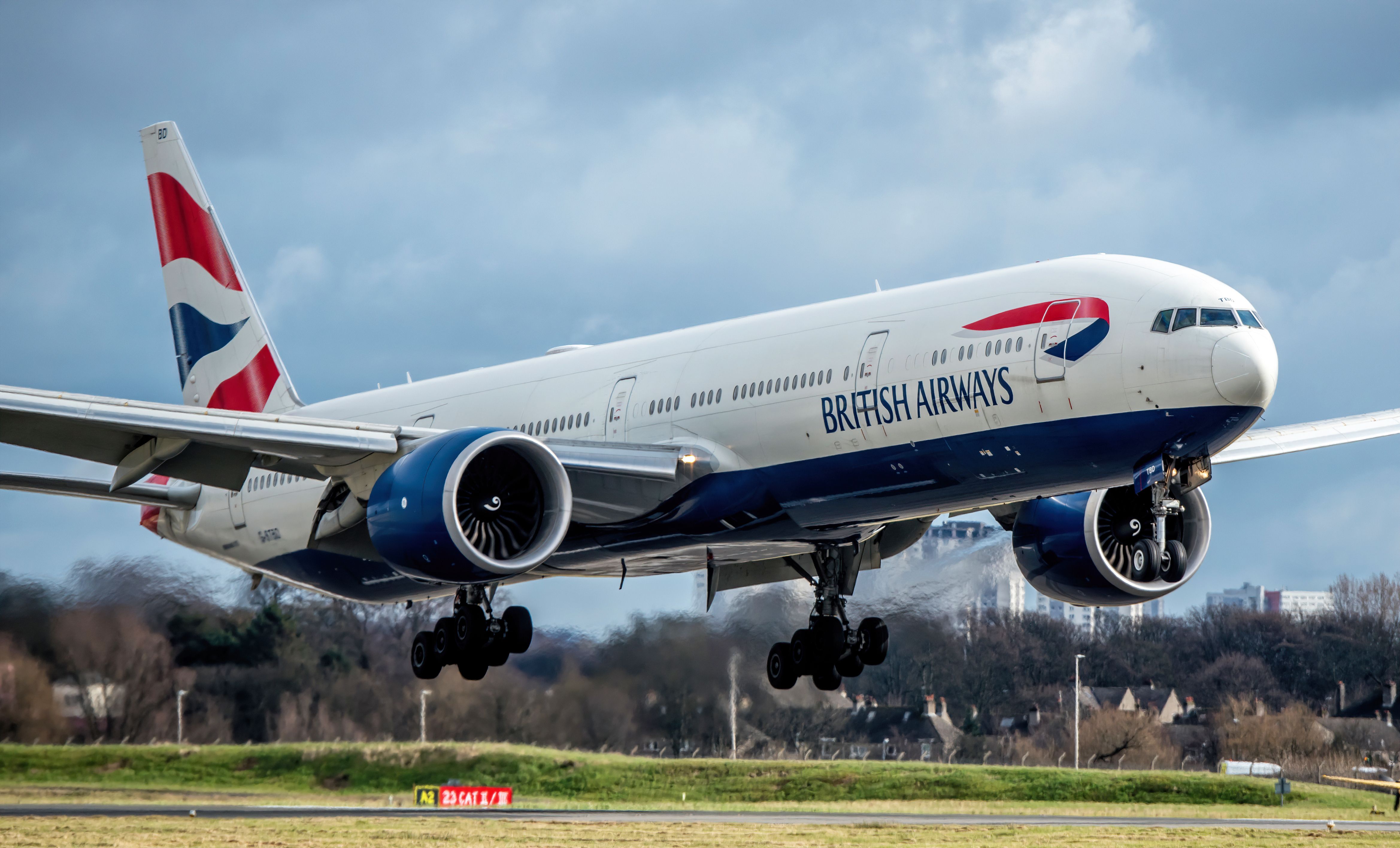 British Airways Boeing 777 Landing In Glasgow