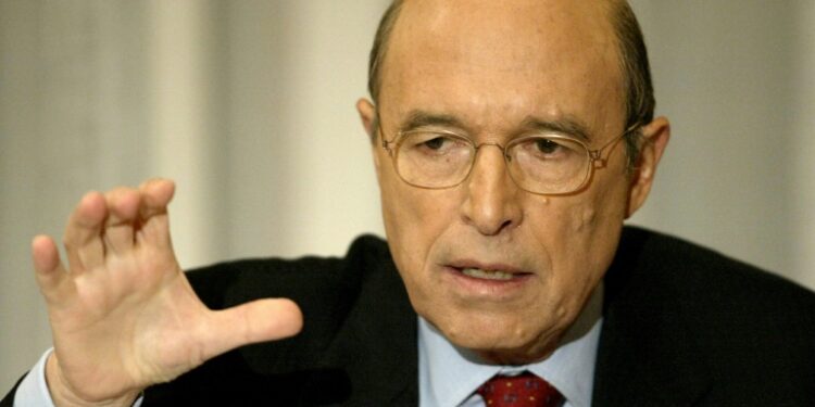 Greek Reformist Ex-PM Simitis Dies At 88