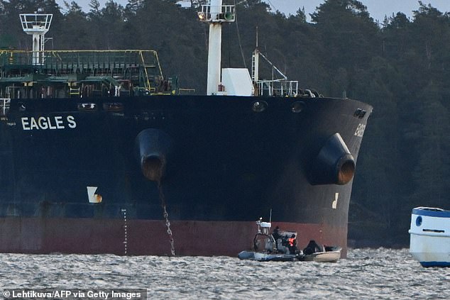 Finnish authorities announced on January 8, 2025 that they had banned the oil tanker Eagle S, suspected of belonging to the Russian 