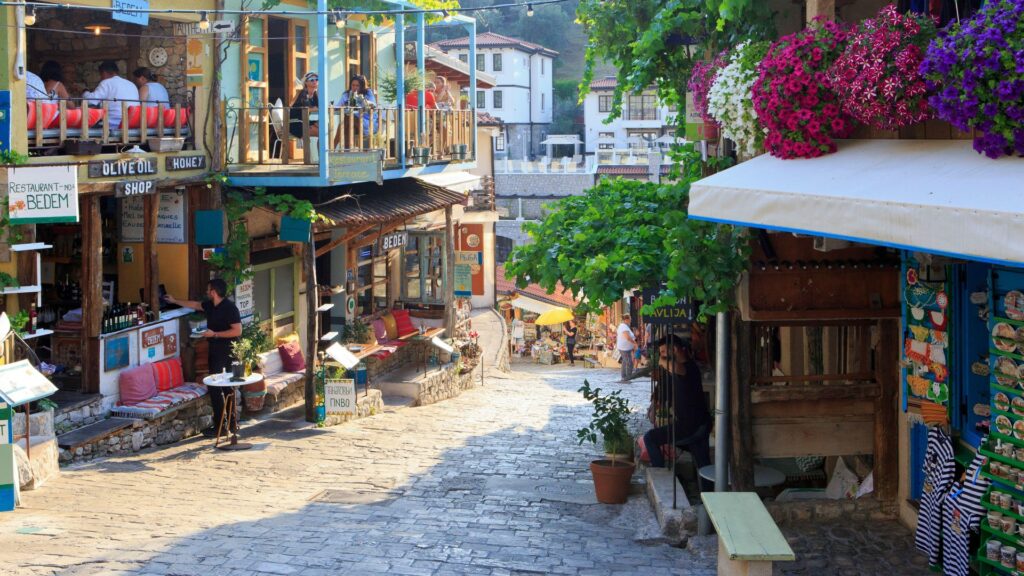 ‘Unsung’ coastal town in Europe has pristine beaches and cheap UK flights