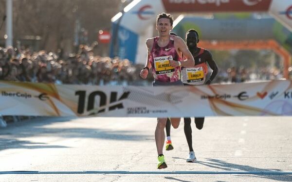 Almgren breaks European 10km record in Valencia, Hirpa comes from behind to win in Dubai | REPORTS