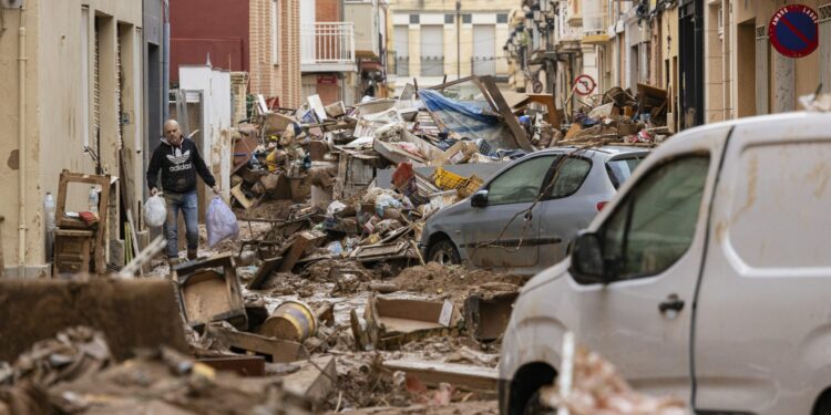 Spain asks for €4.4 billion of EU money to pay for emergency flood relief work in Valencia