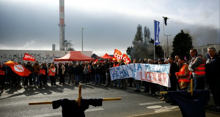 Mistrust, grumpiness and political deadlock in France