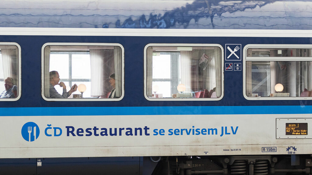 A Prague-Berlin train loses its old-world dining cars