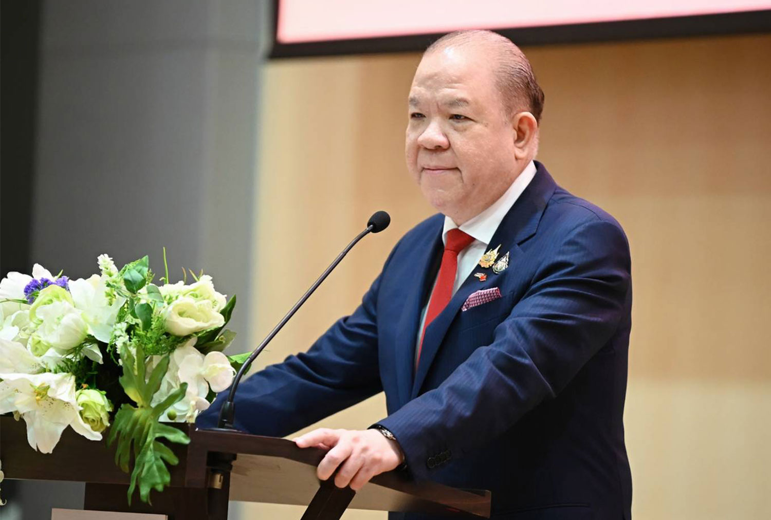 Commerce Minister Pichai Naripthaphan speaks during the signing ceremony of a memorandum of understanding on tapioca trade operation on Jan 16. (Photo: Ministry of Commerce)