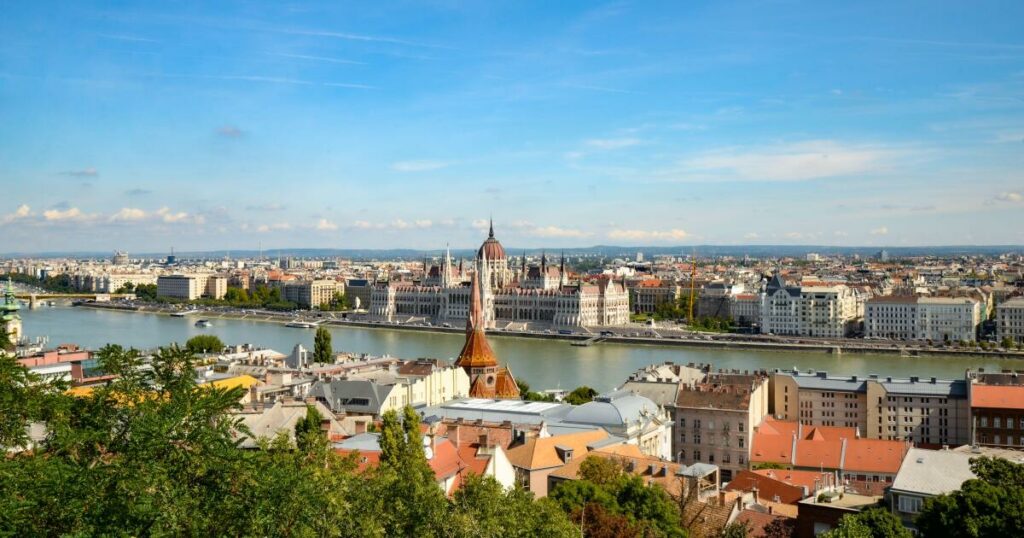 CEE sovereigns kickstart the region’s euro market for 2025