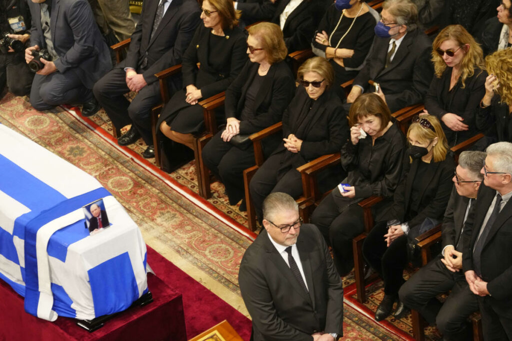 Greeks pay tribute to former Prime Minister Costas Simitis at his state funeral