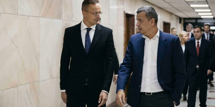 Minister Szijjártó: More Hungary-Romania border crossings planned, closer energy cooperation