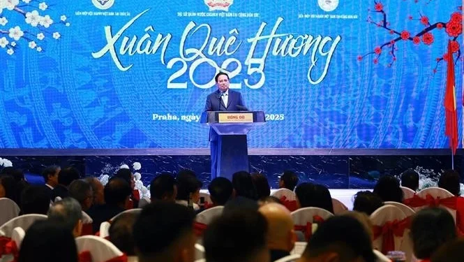 PM joins Vietnamese community in Czech Republic in Homeland Spring programme