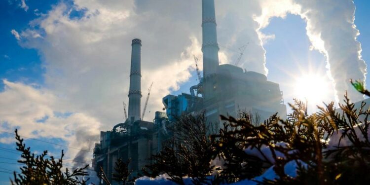 Romania to ask EC to agree with three-year delay on closing 2 GW coal-fired power plants